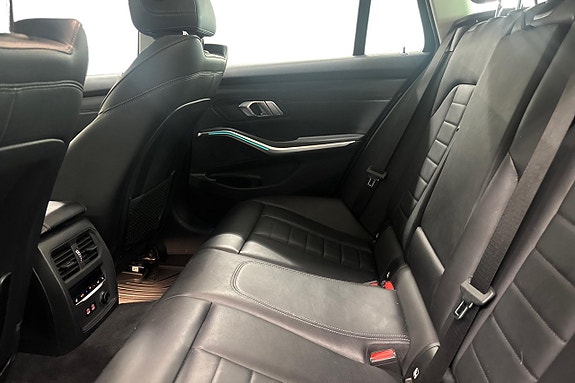 BMW 320d 11 of 18