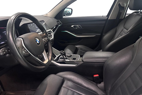BMW 320d 12 of 18