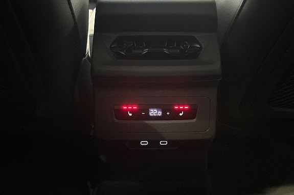 Audi Q6 e-tron 21 of 27