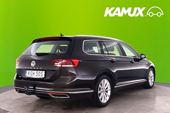 Volkswagen Passat 4 of 21