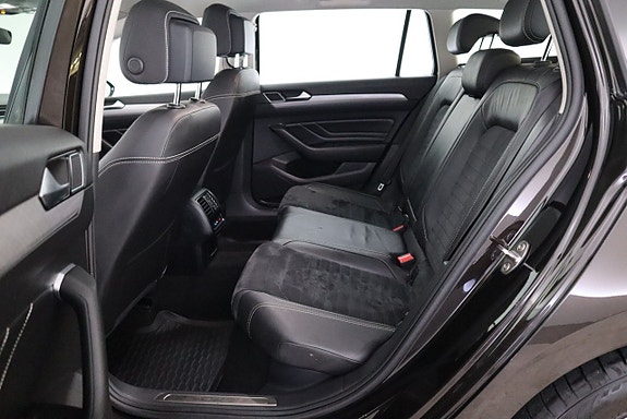 Volkswagen Passat 13 of 21