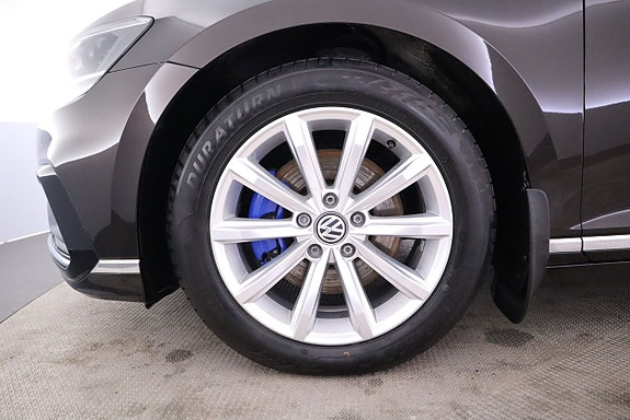 Volkswagen Passat 9 of 21
