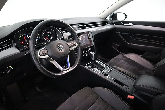 Volkswagen Passat 10 of 21