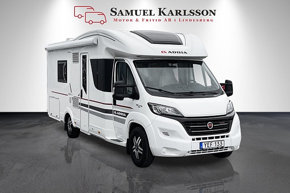 Adria Matrix M 670 SLT Plus 2.3l 150hk Automat| Långbäddar | Taksäng | Solcell