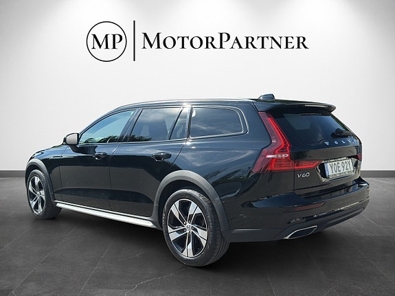 Volvo V60 Cross Country 5 of 5