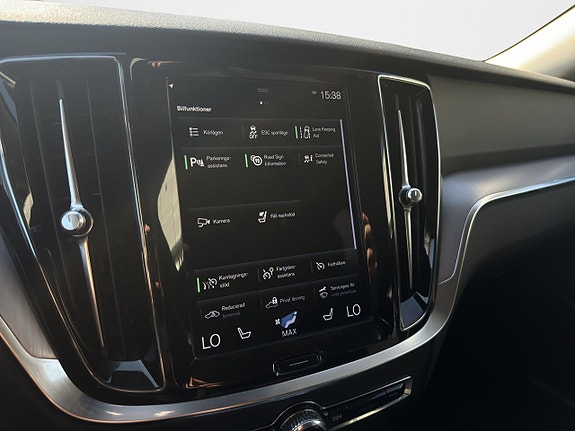 Volvo V60 Cross Country 15 of 20