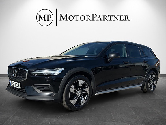 Volvo V60 Cross Country 3 of 5
