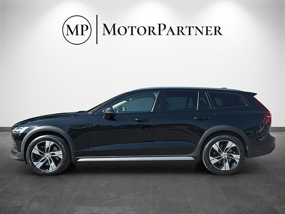 Volvo V60 Cross Country 4 of 5