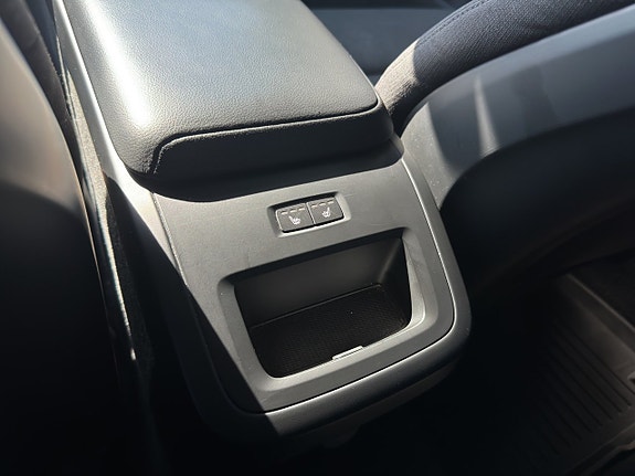Volvo V60 Cross Country 20 of 20