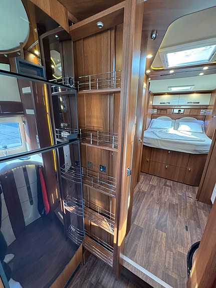 Carthago Chic E-line I 64 XL QB 18 of 30