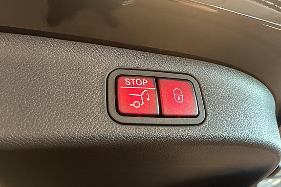 Mercedes-Benz GLB350 30 of 30