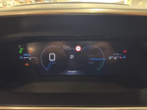 Peugeot 2008 10 of 18