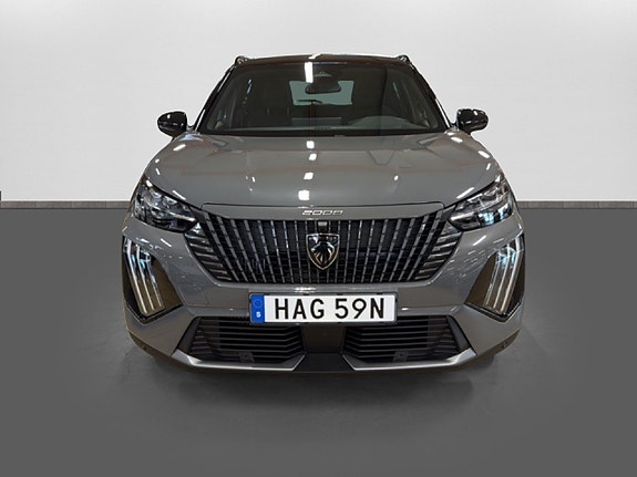 Peugeot 2008 2 of 5