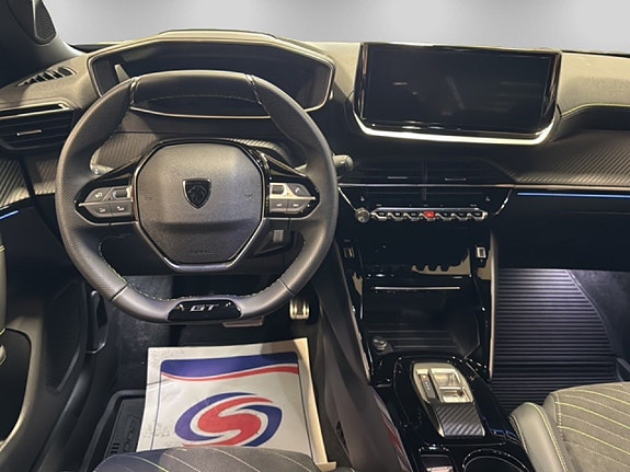 Peugeot 2008 7 of 18