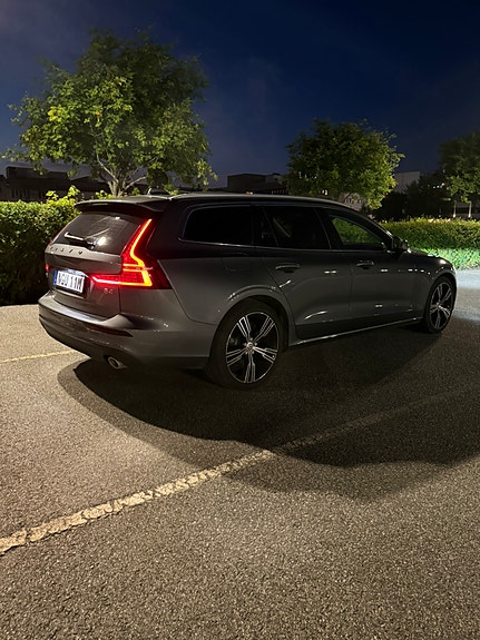 Volvo V60 4 of 5