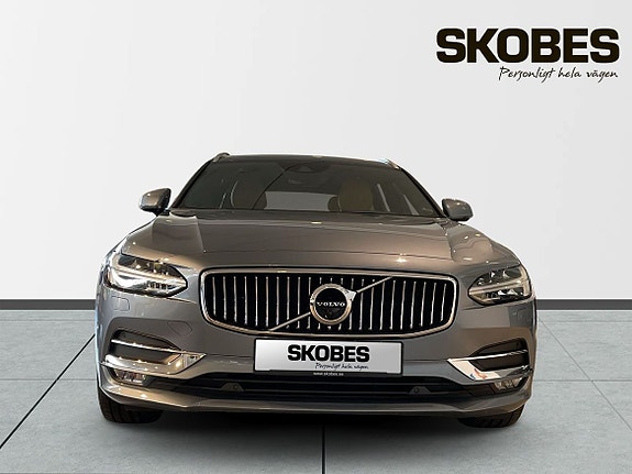 Volvo V90 2 of 5
