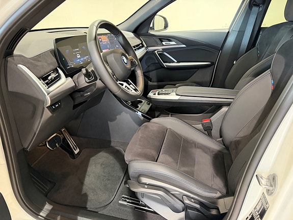 BMW iX2 3 of 8