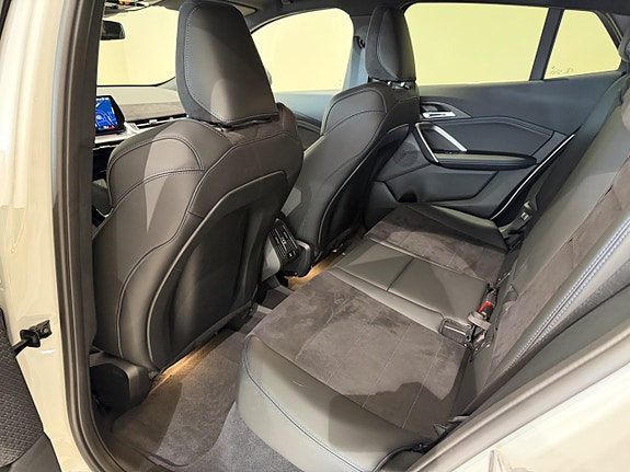 BMW iX2 6 of 8