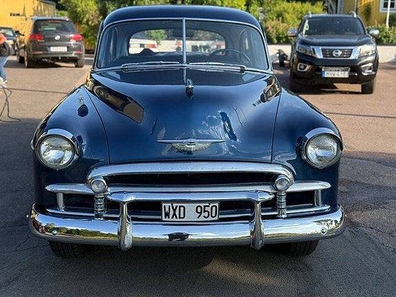 Chevrolet Deluxe 9 of 21