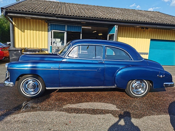 Chevrolet Deluxe 6 of 21