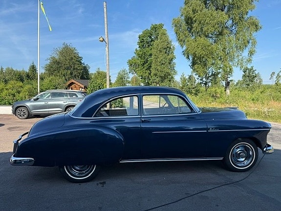 Chevrolet Deluxe 8 of 21