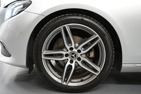 Mercedes-Benz E220 15 of 15