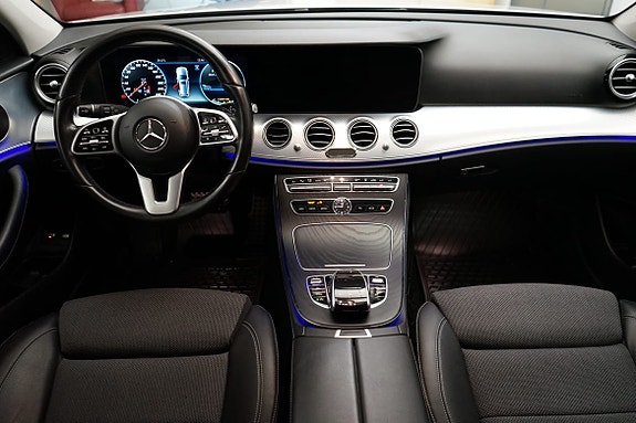 Mercedes-Benz E220 5 of 15