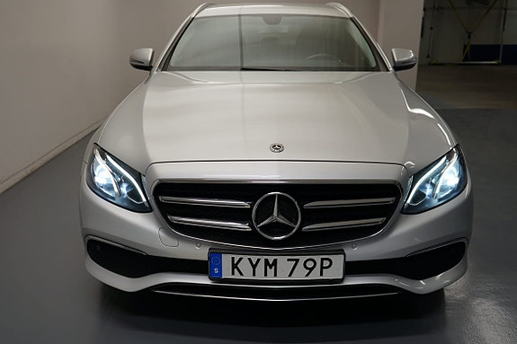 Mercedes-Benz E220 14 of 15