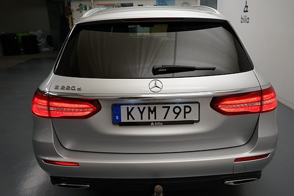 Mercedes-Benz E220 13 of 15