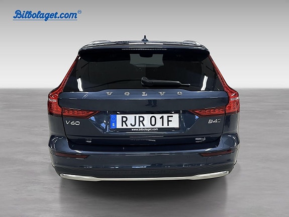 Volvo V60 Cross Country 4 of 5