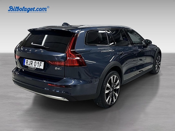 Volvo V60 Cross Country 3 of 5