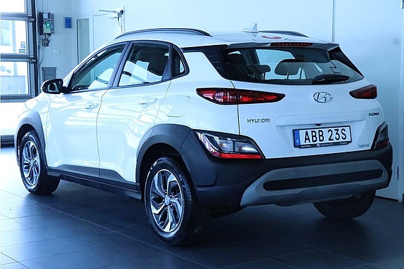 Hyundai Kona 2 of 5