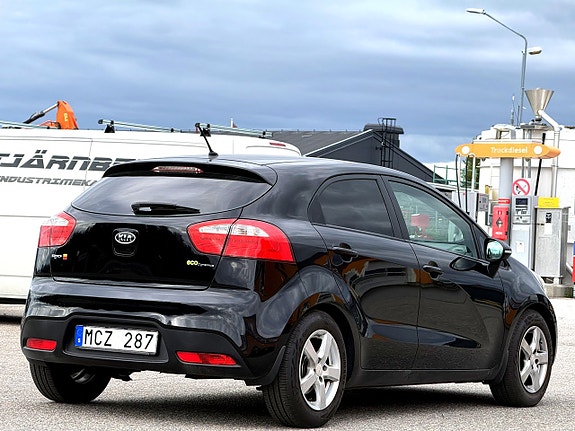 Kia Rio 9 of 11