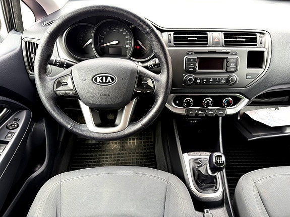 Kia Rio 6 of 11
