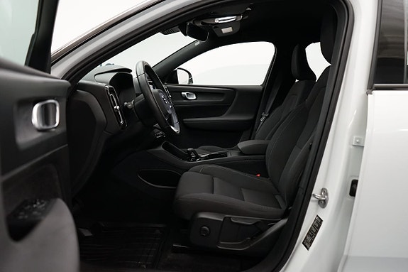 Volvo XC40 5 of 5