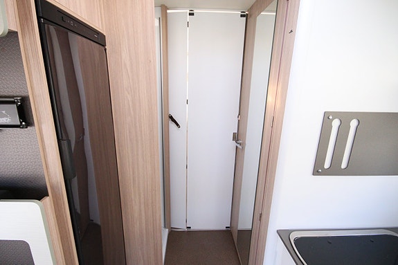 Bürstner Lyseo 727 (140hk) 23 of 26