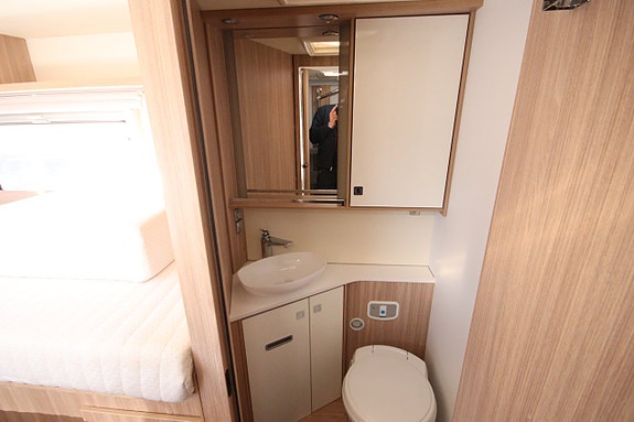Bürstner Lyseo 727 (140hk) 16 of 26