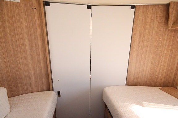 Bürstner Lyseo 727 (140hk) 19 of 26