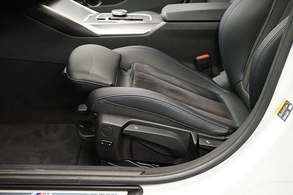 BMW 330e 11 of 15