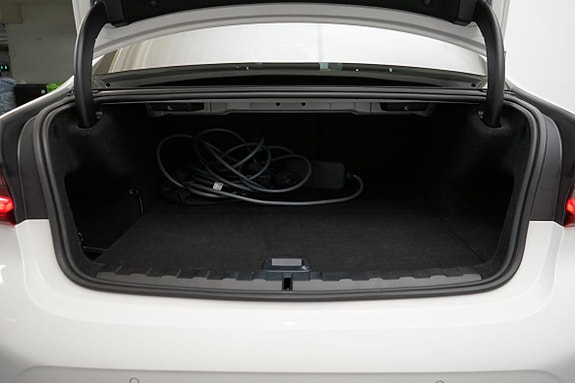 BMW 330e 7 of 15