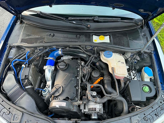 Volkswagen Passat 2 of 5