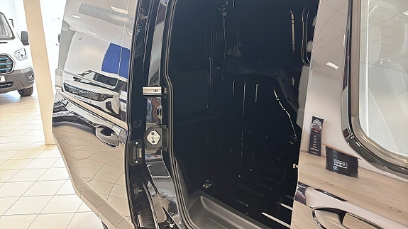 Ford Transit Connect 5 of 5