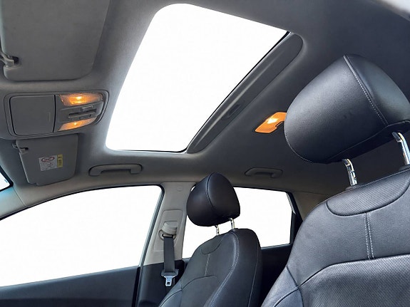 Kia Niro 11 of 17
