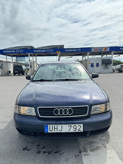 Audi A4 2 of 7