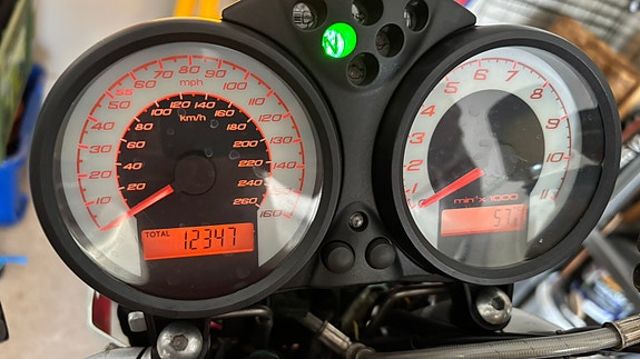 Ducati Monster S2R 1000 2 of 8