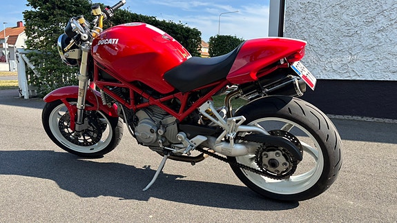 Ducati Monster S2R 1000 7 of 8