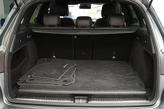 Mercedes-Benz GLC300 e 8 of 14