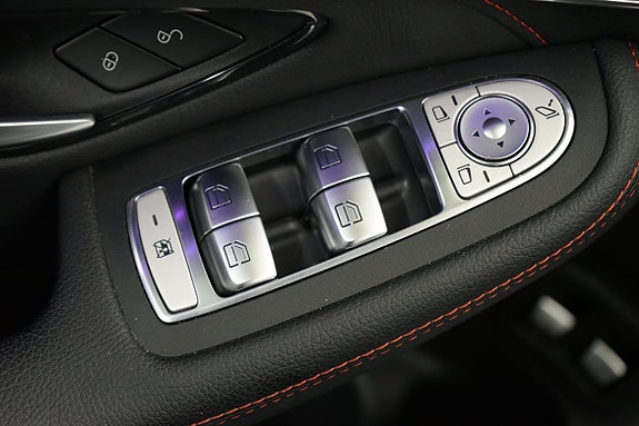 Mercedes-Benz GLC300 e 9 of 14