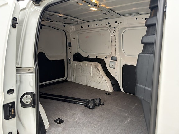 Volkswagen Caddy Maxi 14 of 30