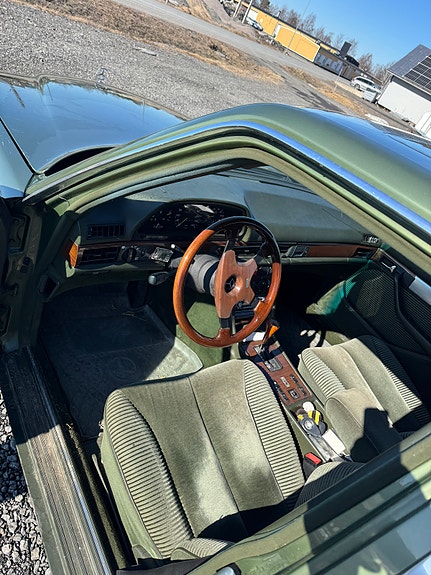 Mercedes-Benz 380 SE 5 of 5